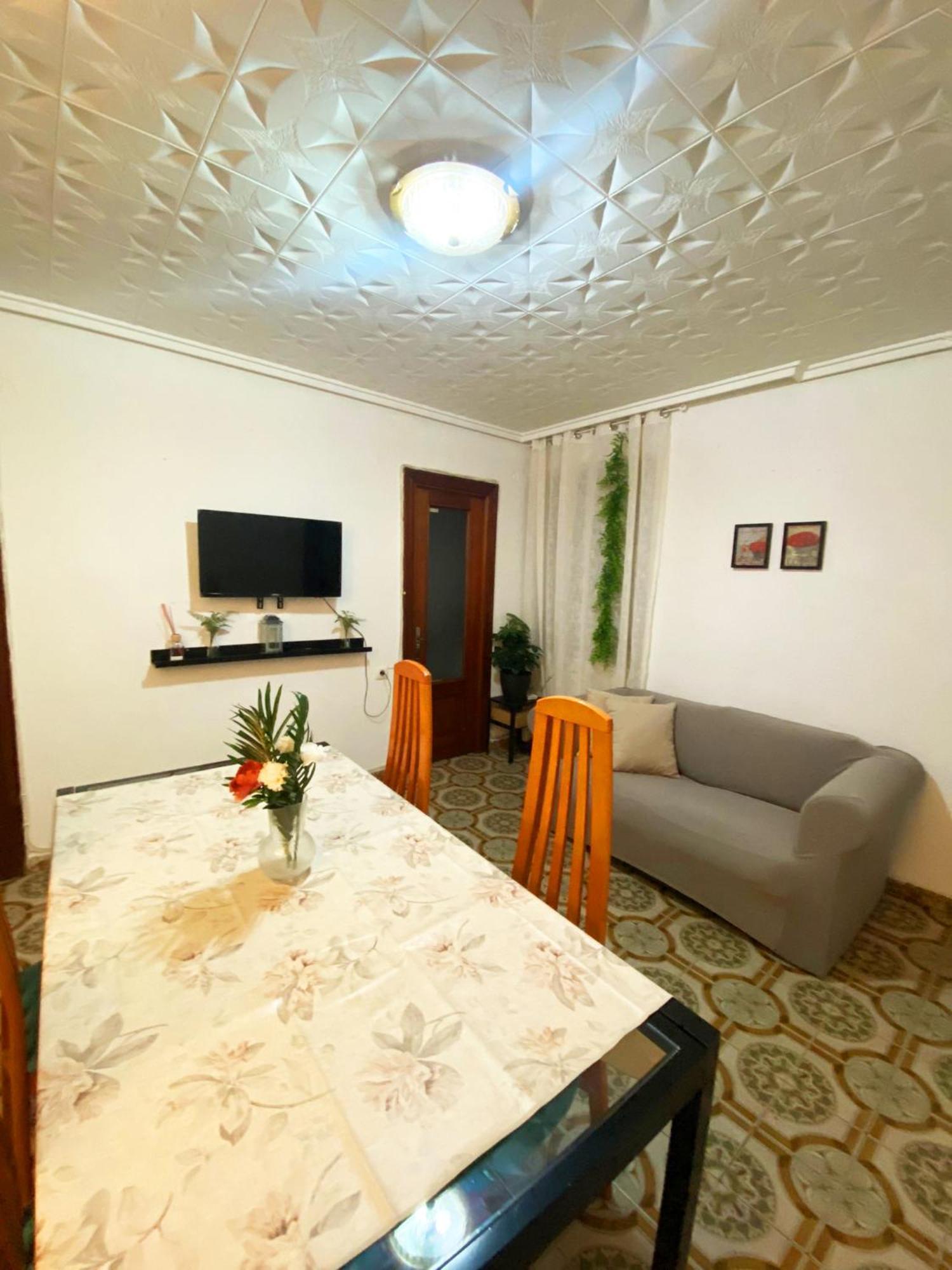 Valencia Well Located Shared Apartment Exterior foto
