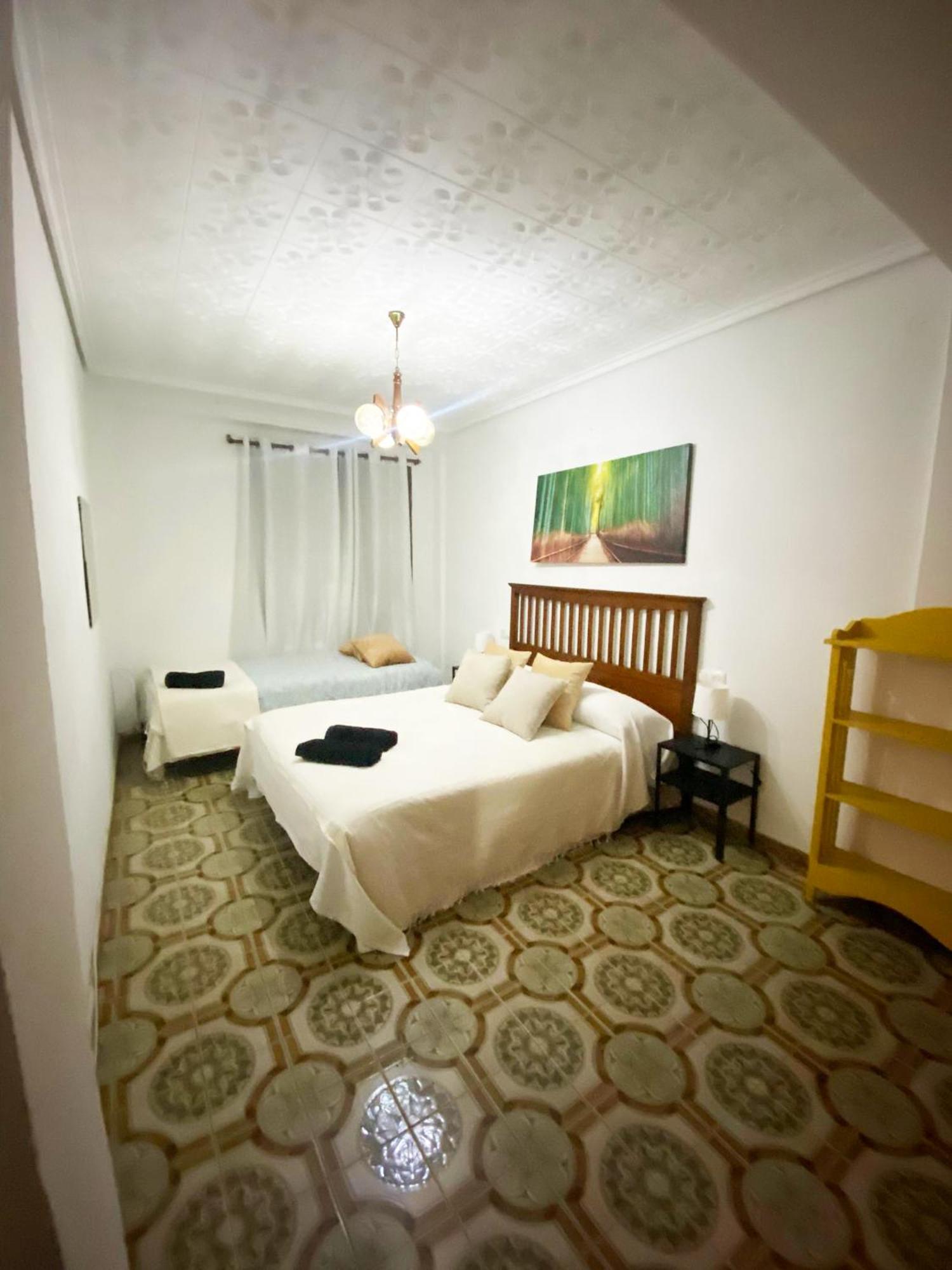 Valencia Well Located Shared Apartment Exterior foto