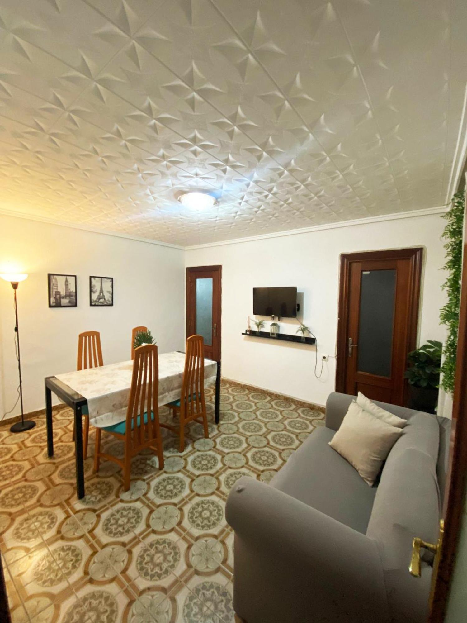 Valencia Well Located Shared Apartment Exterior foto